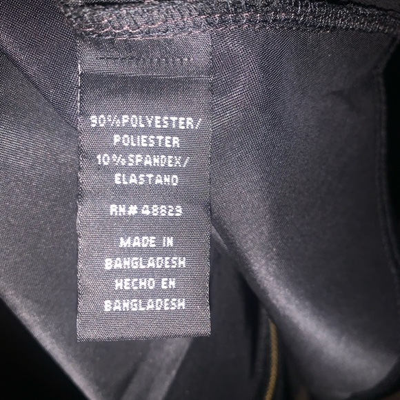 MAGNIFICENT CROPPED PLUS SIZE 3X FAUX LEATHER TOP! OR UNZIP & USE AS…A JACKET! - Picture 4 of 5